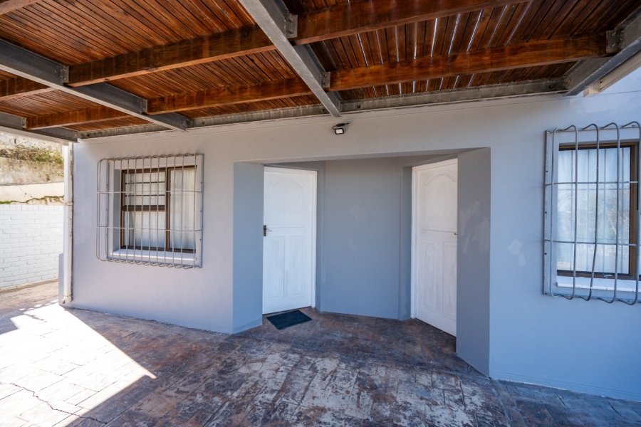6 Bedroom Property for Sale in East Bank Eastern Cape